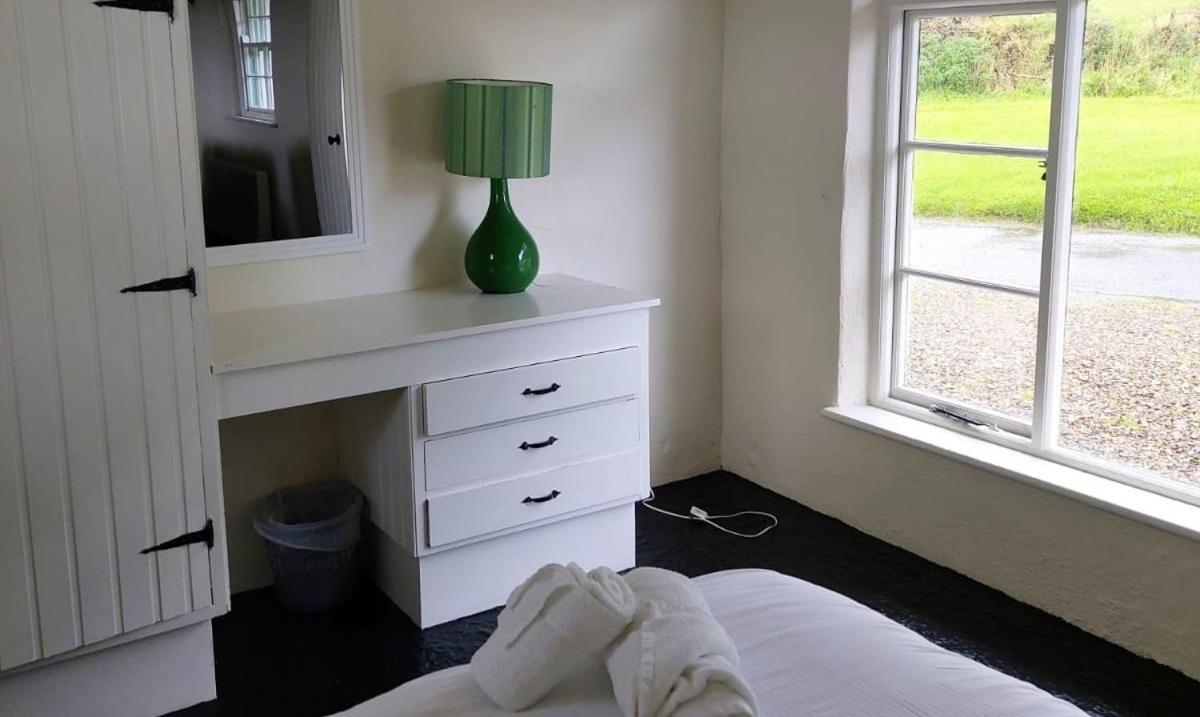 Corofin Lake Cottages Esterno foto