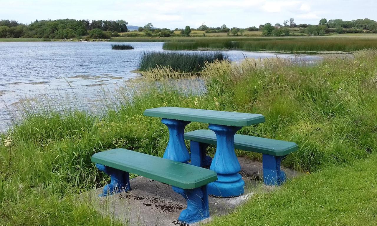 Corofin Lake Cottages Esterno foto